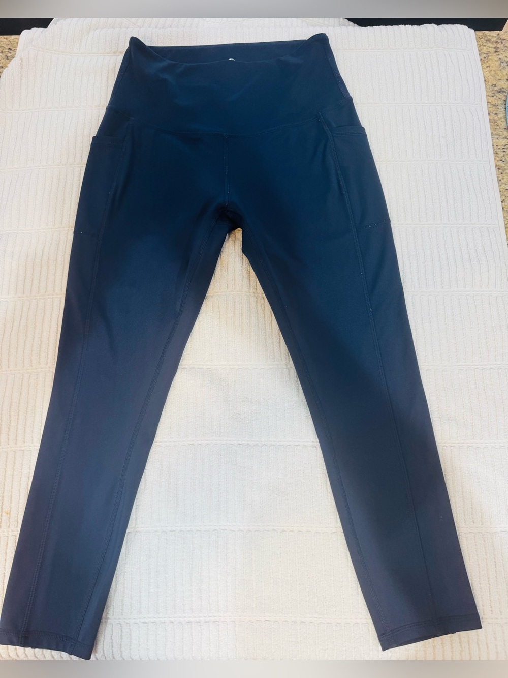 LegEnd Active High Waist Pocket
Leggings Navy Size Medium